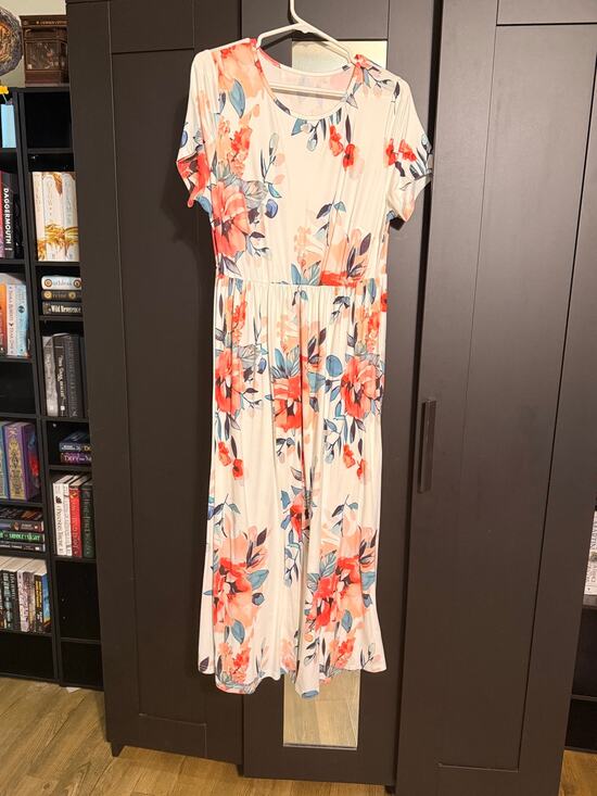 Dresses & Skirts - Ivory Coral Floral Print Short Sleeve Maxi Dress with Pockets